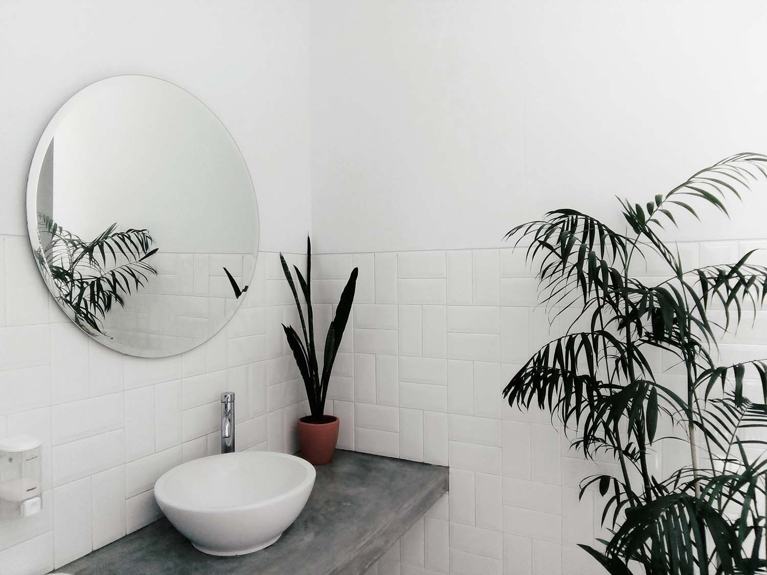 How To Make a Small Bathroom Look Bigger